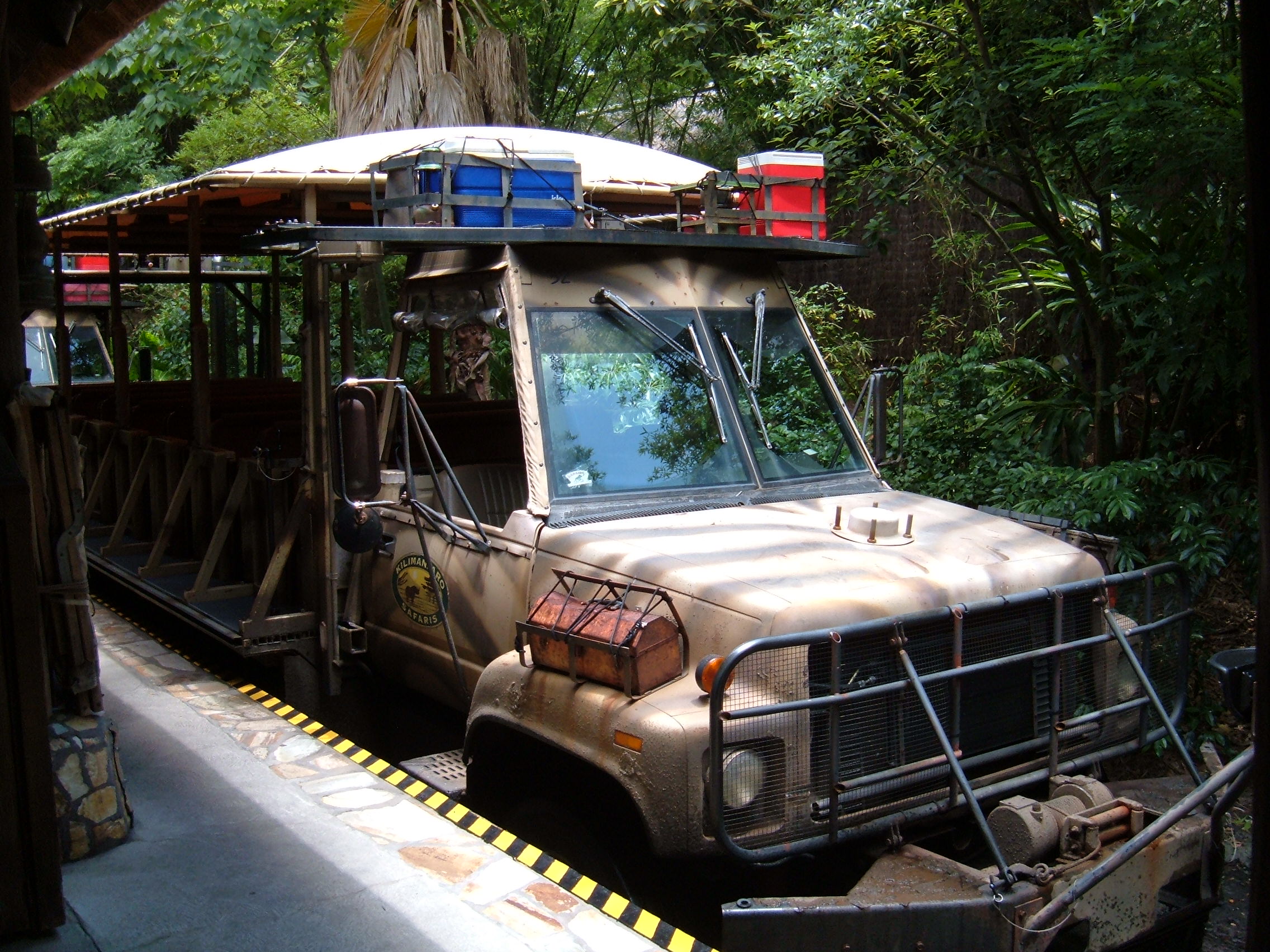 The‌ Benefits of Open-Top Safari Vehicles in Maasai Mara