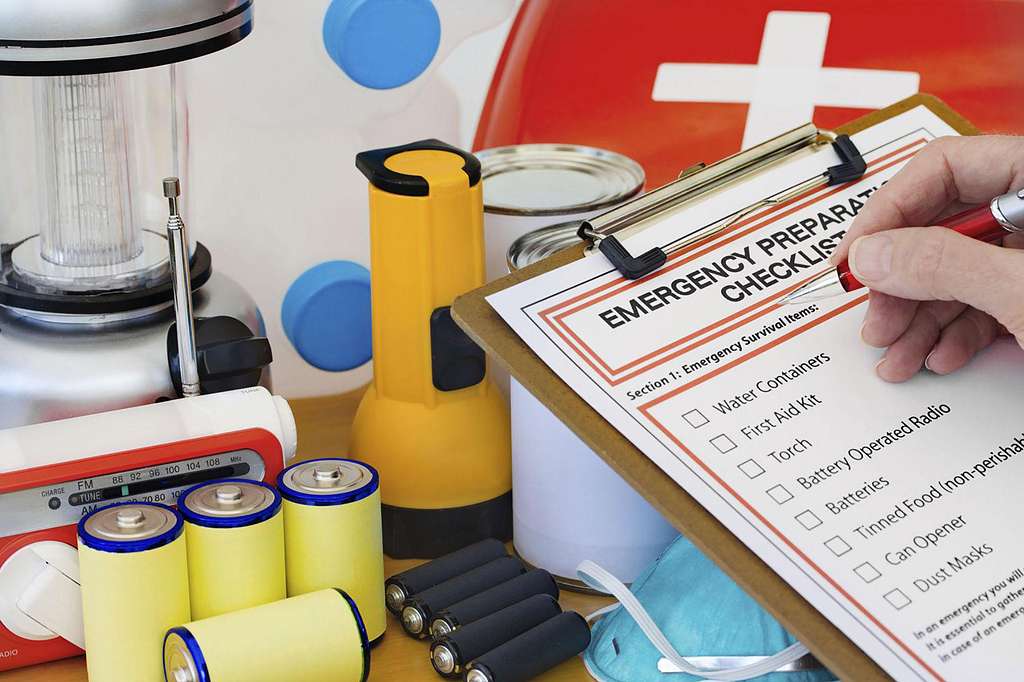 Emergency⁢ Preparedness: Protocols and Equipment for Unforeseen Situations