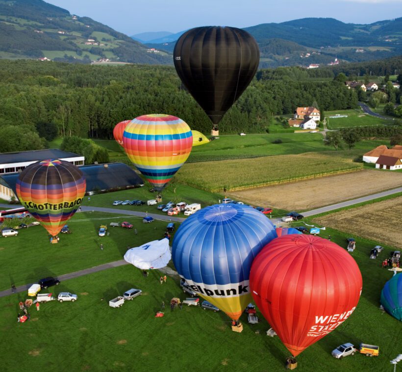 Are there opportunities to learn about the mechanics of a hot air balloon in Maasai Mara?