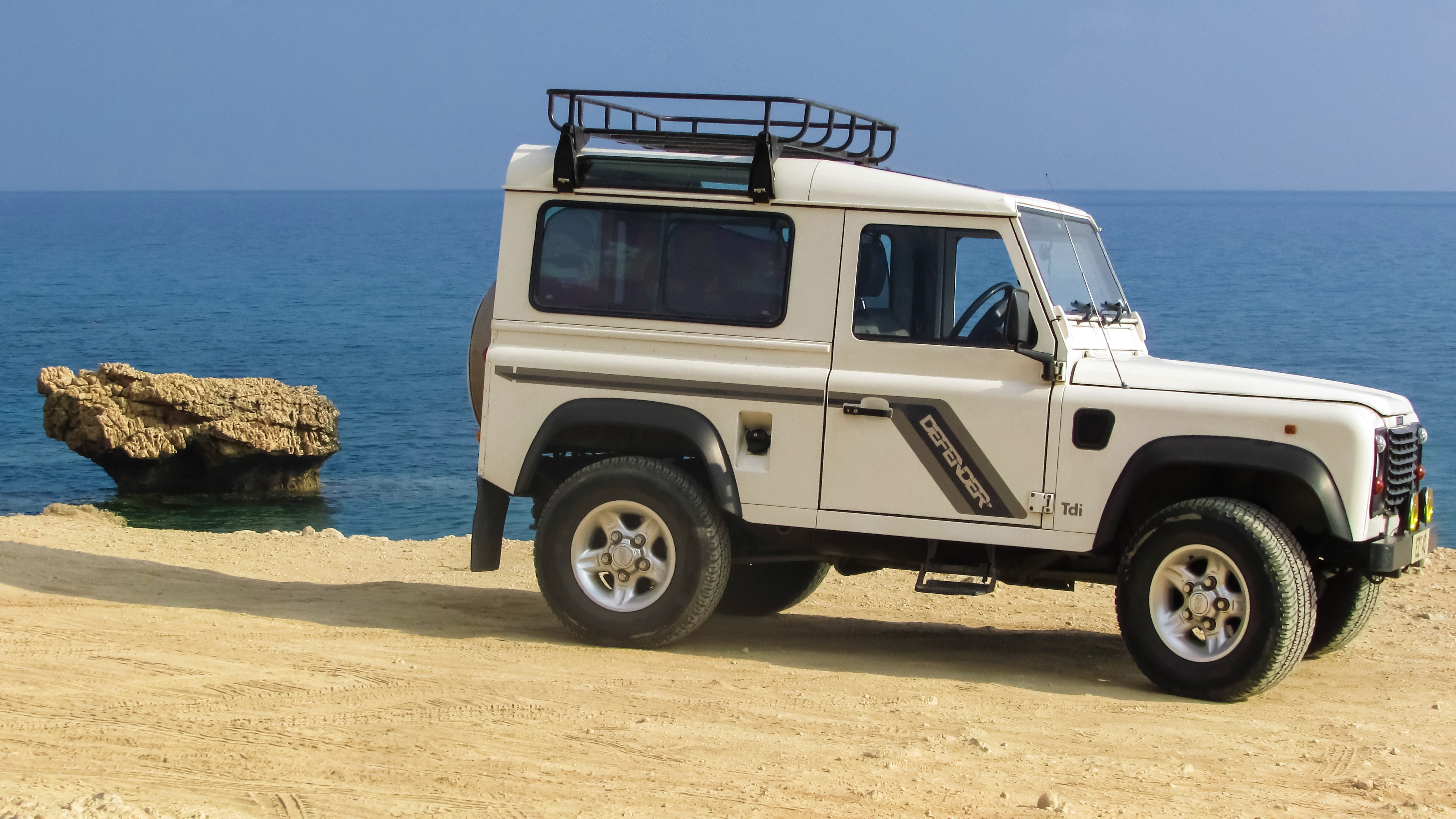 The Role of a 4x4 Vehicle in Enhancing Wildlife Viewing Experience in Maasai Mara