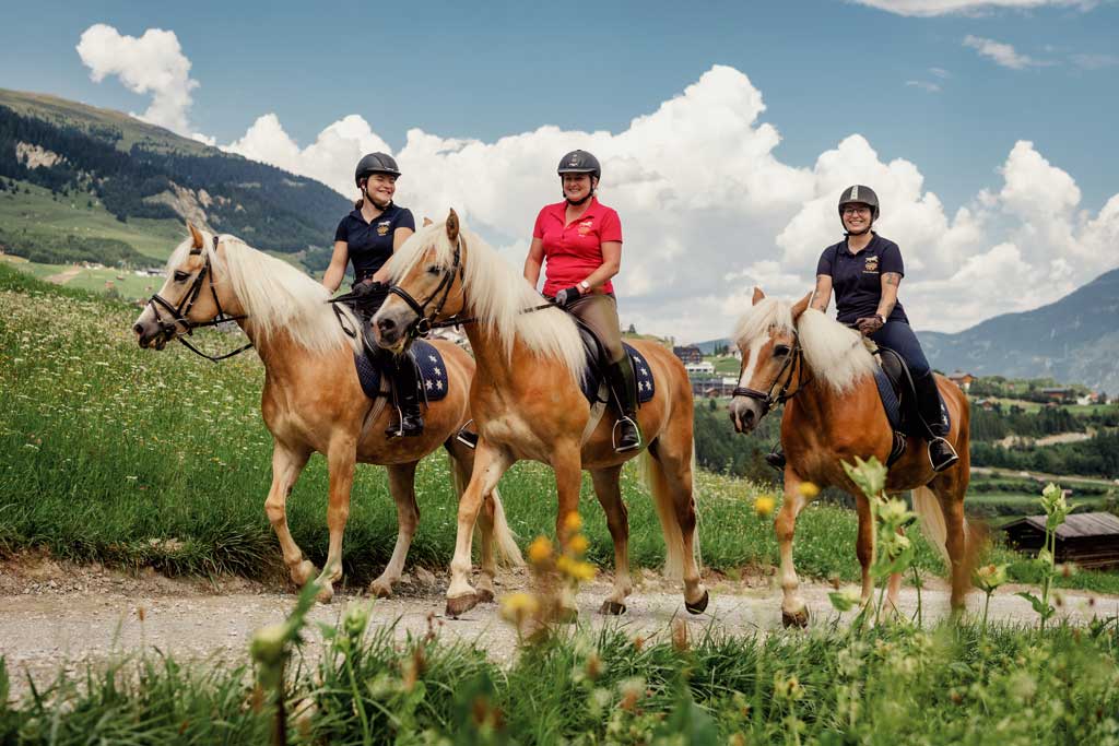 The Expertise and Competence of Horse Safari‍ Guides in Maasai​ Mara